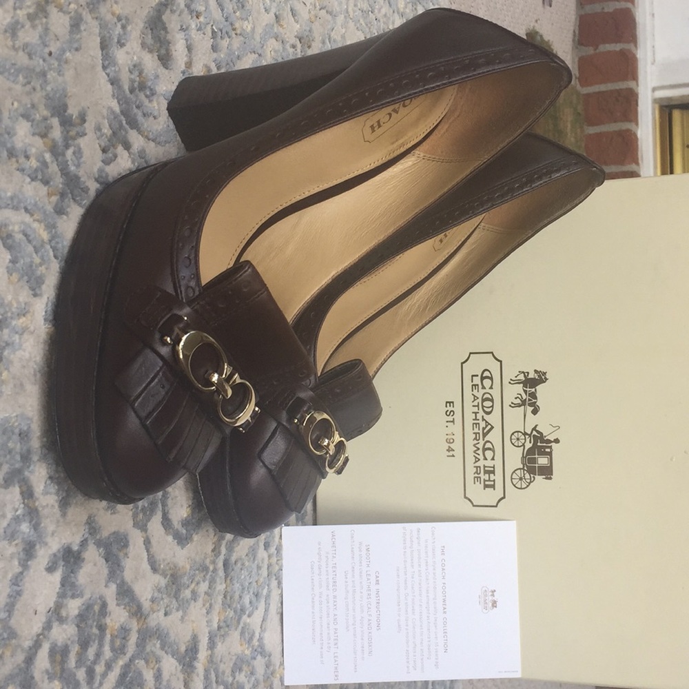 Coach stacked heel leather pumps